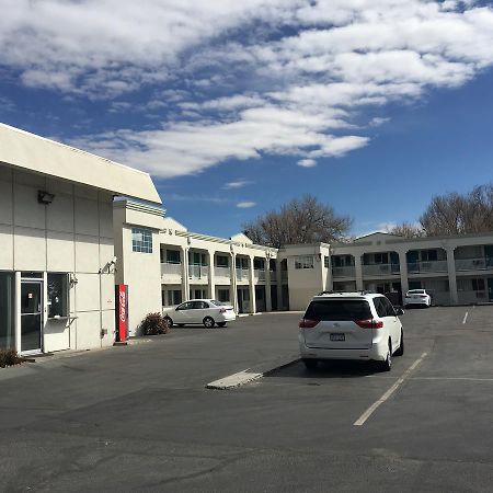 Howard Johnson By Wyndham Colorado Springs Bagian luar foto