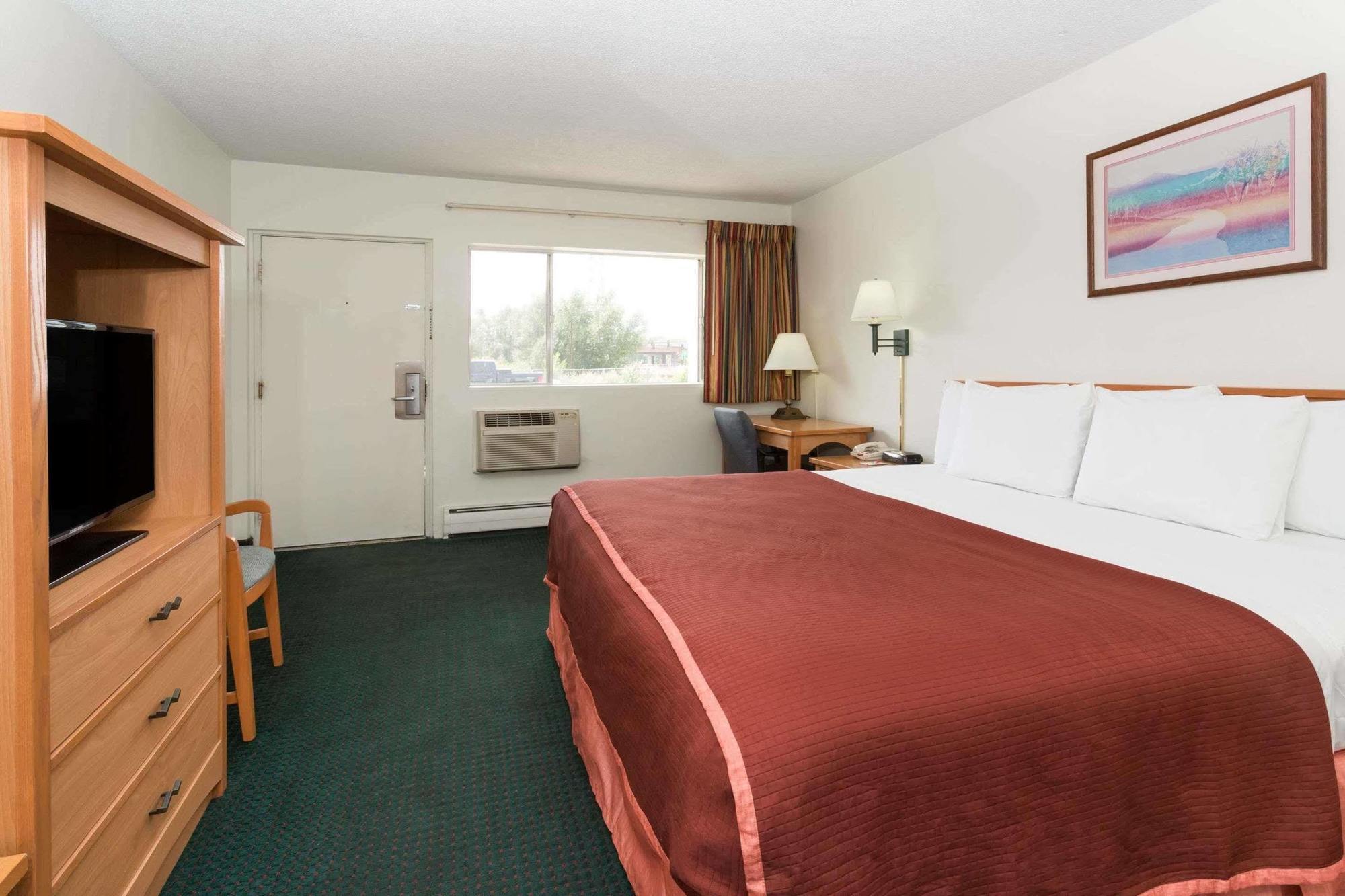 Howard Johnson By Wyndham Colorado Springs Bagian luar foto